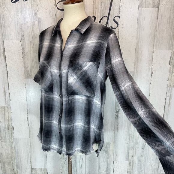 cloth & stone Tops - Cloth & Stone Black Gray Plaid Frayed Hem Button Down Shirt Size Small